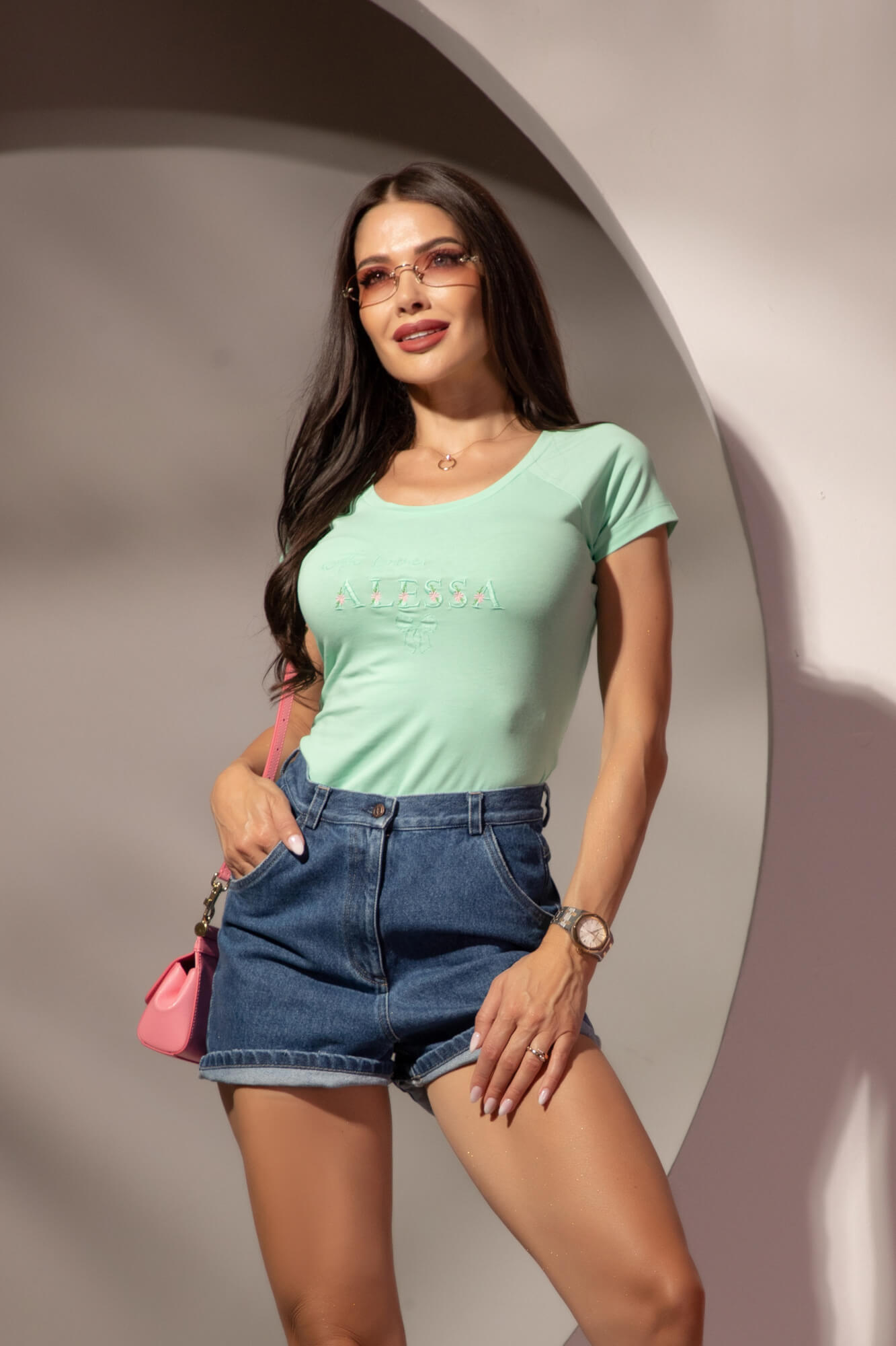 : title - Image: number