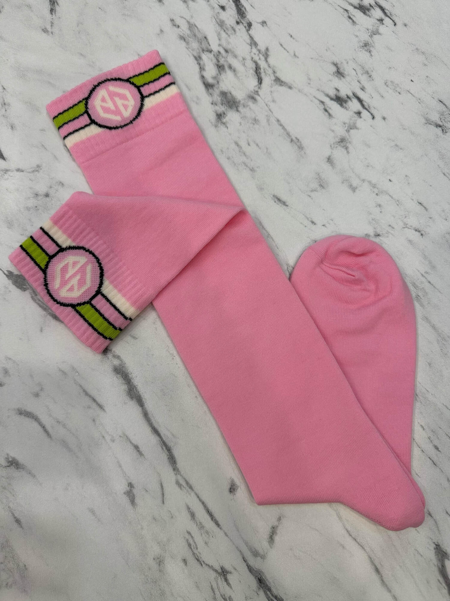 : title - Image: number