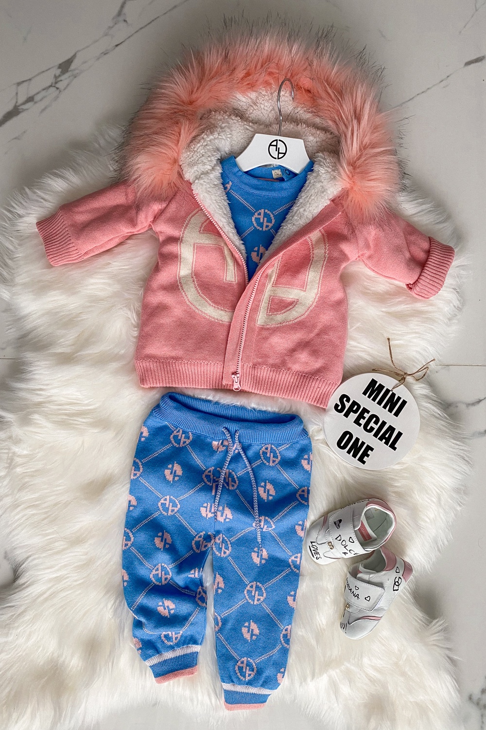 : title - Image: number