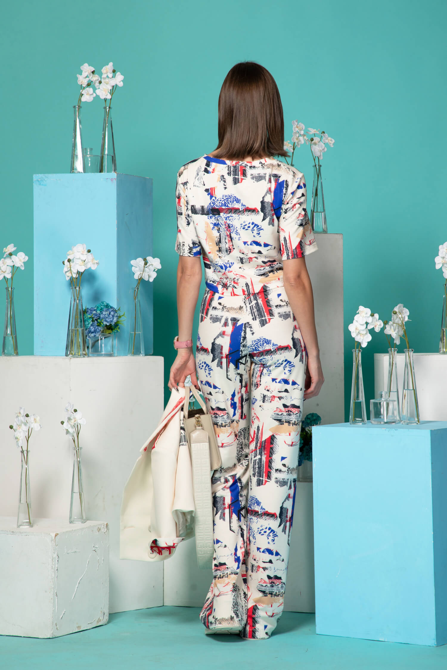 : title - Image: number