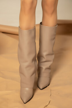 Chic Stride Boots - Taupe