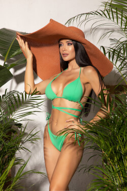 Ocean's Charm Swimsuit Top with Lift Effect - Green