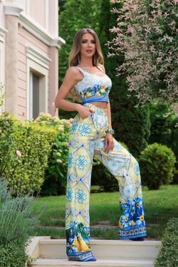 Take Your Crown crop-top with a neckline