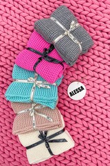 : title - Image: number